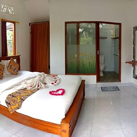 Kartika'S House Hotel Ubud  Ngoại thất bức ảnh